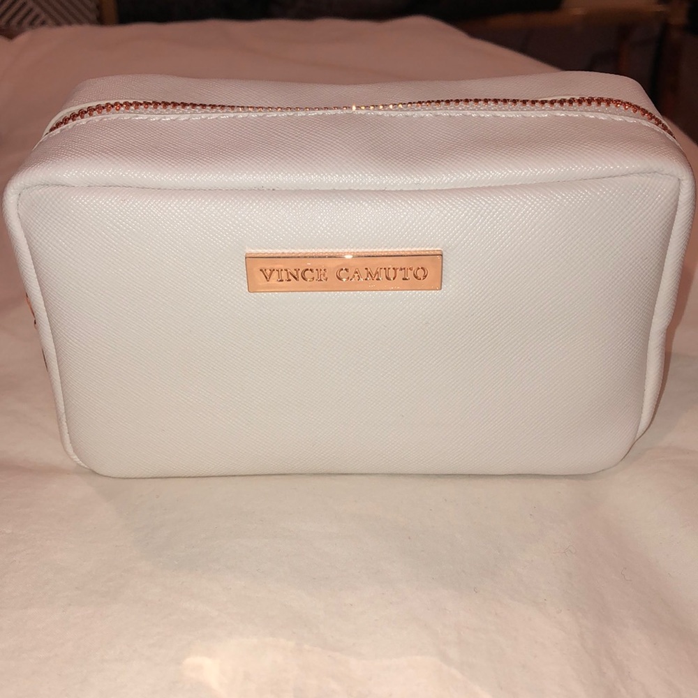 VINCE CAMUTO MAKEUP POUCH